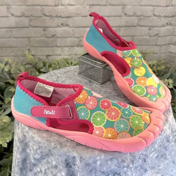 NEWTZ Other - NEWTZ Pink&Blue Citrus Watershoes Rubber BumpToe Summer Play Shoes Girls 4/5 New